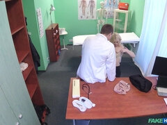 아마추어, 금발의, 오랄섹스, 핸드잡, 사무실, 젖가슴, 유니폼, 관음증이 있는 사람