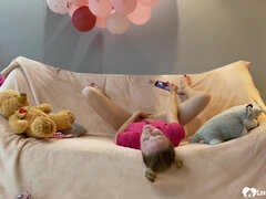 Amatorka, Duże cycki, Stopy, Masturbacja, Naturalne cycki, Cipka, Ogolona, Krótkie włosy