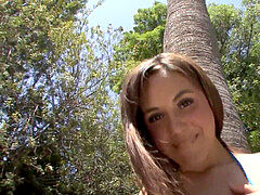 Sucer une bite, Brunette brune, De plein air, Rasée, Adolescente, Branlette espagnole