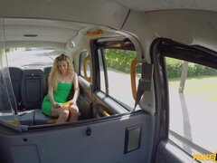 Anale, Pisello, Europea, Sega, Ungherese, All'aperto, Leccare il buco del culo, Capelli corti