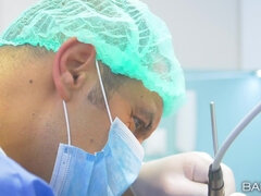 Røvslikning, Brunette, Fetish, Fodjob, Håndjob, Slikning, Naturlige bryster, Kontor