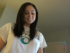 발, 발로 애무하기, 조그마한, 보지, 면도된, 빼빼한, 문신, 젖가슴