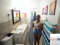 Rumpa, Stora tuttar, Blondin, Avsugning, Snopp, Fingering, Milf, Verklighet