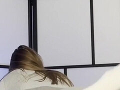 18 éves, Amatőr, Hatalmas hátsó, Gigantikus csikló, Szőke, Európai, Filigrán alkatú, Egyedül