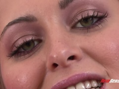 Brunetka, Na obličej, Přírodní prsa, Kozičky