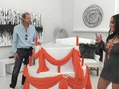 Pik sutte, Brunette, Hårdt, Slikning, Naturlige bryster, Lille kvinde, G streng, Kone