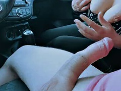 Grosse titten, Braunhaarige, Auto, Milf, Im freien, Pov, Öffentlich, Schlampe