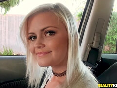 Blonde, Sucer une bite, Voiture, Hard, Petite femme, Pov, Chatte, Adolescente