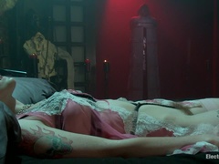 Bondáž, Dildo, Doktor, Sedenie na tvári, Femdom, Poníženie, Trest, Pička