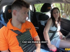 Kuřba, Brunetka, Auto, Dávení penisem, Venku, Pička, Kozičky