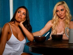 큰 엉덩이, 큰 가슴, 흑갈색 머리, 머리카락이 많은, 키스, 레즈비언, 수음, 젖가슴