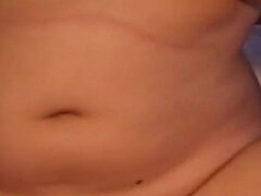 18 ans, Anal, Sucer une bite, Bukkaké, Éjaculation interne, Double pénétration, Faciale, Partouze