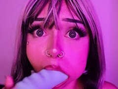 18 χρονον, Πίπα, Λατίνα