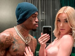 엉덩이, 항문핥기, 금발의, 드레스, 핑거링, 핸드잡, 면도된, 청소년