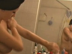 Enthousiasteling, Grote mammen, Pijpbeurt, Handbeurt, Hardcore, Rijpe lesbienne, Douche, Roken