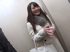 Amatør, Asiat, Bikini, Pik sutte, Komme på ansigtet, Offentlig, Mager, Bryster