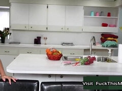 Stor røv, Stor pik, Store bryster, Håndjob, Onani, Mor jeg gerne vil kneppe, Mor, Våd