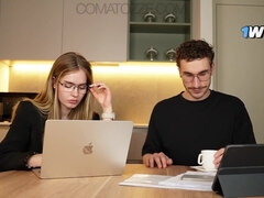 아마추어, 오랄섹스, 흑갈색 머리, 핸드잡, 수음, 나체, 비서, 젖은