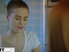 Anal, Blondine, Pik sutte, Komme på ansigtet, Gaping, Lingerie, Lille kvinde, Strømper