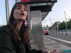 Amatør, Pik sutte, Brunette, Hundestilling, Udendørs, Pov, Tog