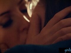 Tekintélyes didik, Gesztenyebarna, Kebles, Női, Érett feleség, Természetes mellek, Leborotvált, Begyek