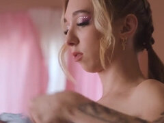 Blonde, Éjaculation interne, Fétiche, Petite femme, Actrice du porno, Jupe, Adolescente, Nénés