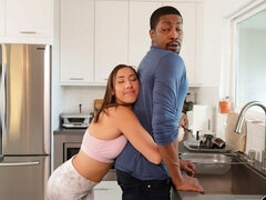 Noire, Blonde, Sucer une bite, 2 femmes 1 homme, Poilue, Interracial, Plan cul à trois, Nénés