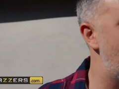 Velký zadek, Kuřba, Brunetka, Na pejska, Vlasaté, Hardcore, Hd, Přírodní prsa