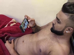 Gros seins, Sucer une bite, Brunette brune, Plantureuse, Rondelette, Tir de sperme, Seins naturels, Nénés