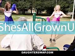 Verga grande, Atrapados, Cuadrupleta, Grupo, Sexo duro, Orgía, Adolescente, Tetas