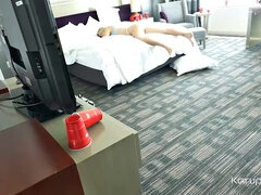 Spalnica, Blondinka, Fafanje, Spodnje perilo, Prvoosebno snemanje seksa, Muco, Tetovaže, Joške