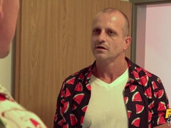 Βαθυ λαρυγγι, Σκληρό, Λατίνα, Ντουζ, Τατουάζ, Τρίο, Παιχνίδια, Ματάκιας