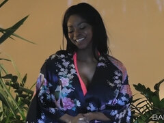 Baben, Ebenholts, Erotisk, Hardcore, Mellanrasig, Pool, Tatuering, Våt