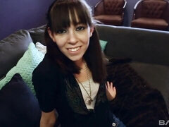 Stor pik, Pik sutte, Håndjob, Slikning, Naturlige bryster, Mager, Teenager, Bryster