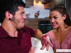 Americano, Morena, Corridas faciales, Novia, Tetas naturales, Afeitado, Tatuaje, Tetas