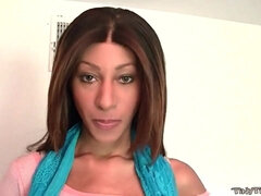 Latina ebony vixen shows us her shaved slit