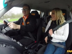 Culo, Bionda, Pompino, Macchina, Da dietro, All'aperto, Punto di vista pov, Bagnata