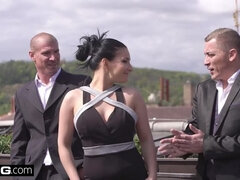 Anaali, Ruskeahiuksinen, Kermakakku, Spermashotti, Tupla penetraatio, Naamallinen, Alusvaatteet, Tatuointi