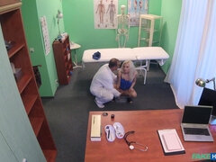 Amatéři, Kuřba, Doktor, Kancelář, Pička, Seřezání, Uniforma, Voyeur