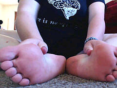 stinky feet in flats