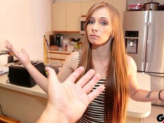 Amatör, Blondin, Avsugning, Bil, Utomhus, Piercing, Pov, Rakad