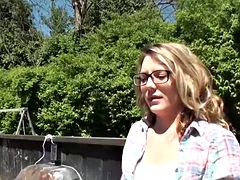 Láb, Szabadban, Nyilvános