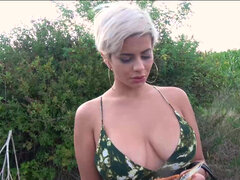 Leie, Grosse titten, Blondine, Blasen, Schwanz, Kleid, Geld, Im freien