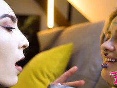 Anal, Mulher dominante, Fetiche, Saltos, Lambendo, Apertar, Tatuagem, Brinquedos