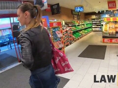 18 let, Brunetka, Kancelář, Policie, Drsné akce, Vyhublá, Teenka, Kozičky