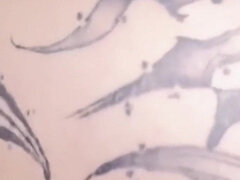 Anal, Gros cul, Brunette brune, Éjaculer dans la bouche, Double pénétration, Mère que j'aimerais baiser, Orgie, Tatouage