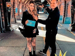 Soveværelse, Stor røv, Stor pik, Blondine, Pik sutte, Pov, Strømper, Tatovering