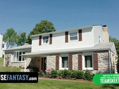 18 éves, Szőke, Ruhában, Krémes süti, Nyalás, Nyilvános, Nuni, Uniformis