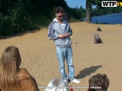 금발의, 흑갈색 머리, 대학교, 힐, 레즈비언, 야외의, 피어싱