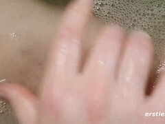 Amatööri, Ruskeahiuksinen, Kokoelma, Itsetyydytys, Luonnolliset tissit, Teini, Lelut, Märkä